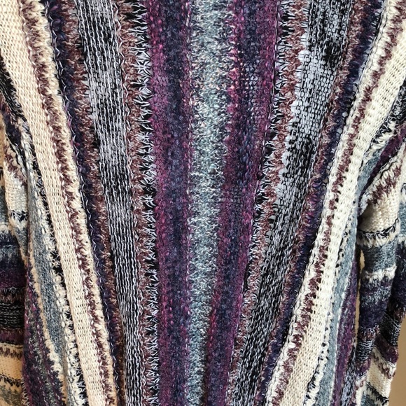 NWT Fringed Wrap - Picture 4 of 7